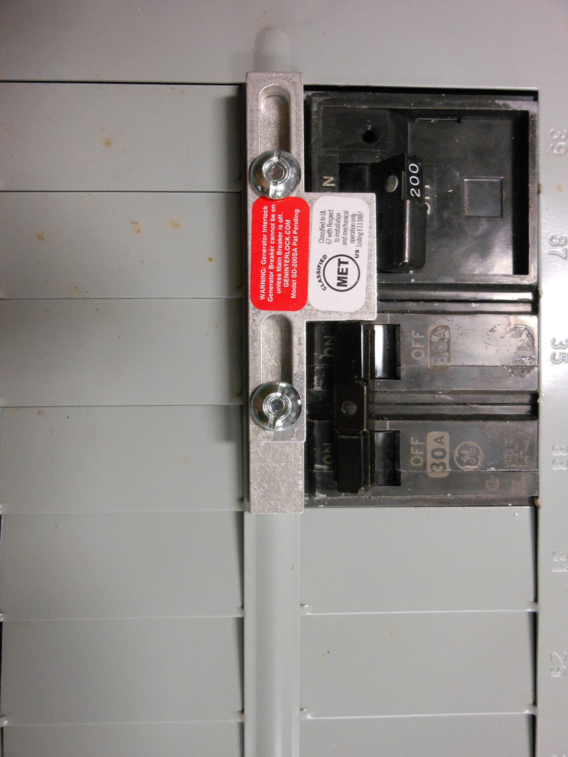 General Electric 200 Meter Main Panel Using TQDL21200 Main Breaker